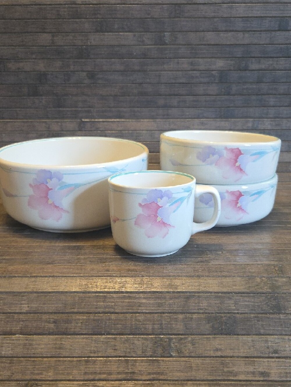 Vintage Mendocino by NORITAKE Misty Isle, Pink &Lavender Floral, Smooth 4 Pieces